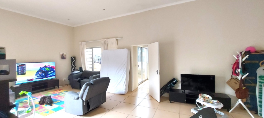 2 Bedroom Property for Sale in Bonza Bay Eastern Cape